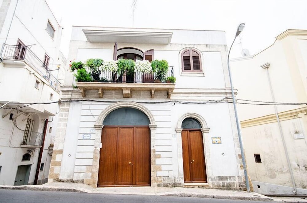 Iris Bed And Breakfast