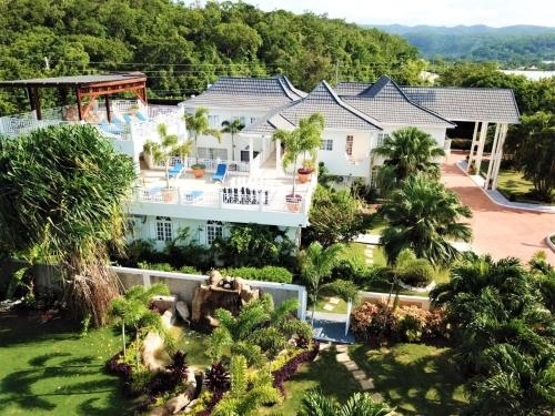 Mais oui Tennis and Spa Villa