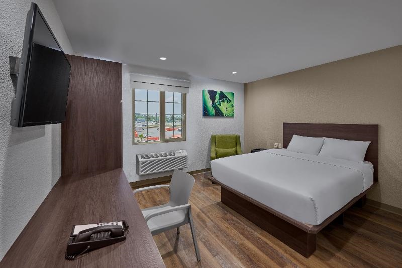 Extended Suites Celaya Galerias