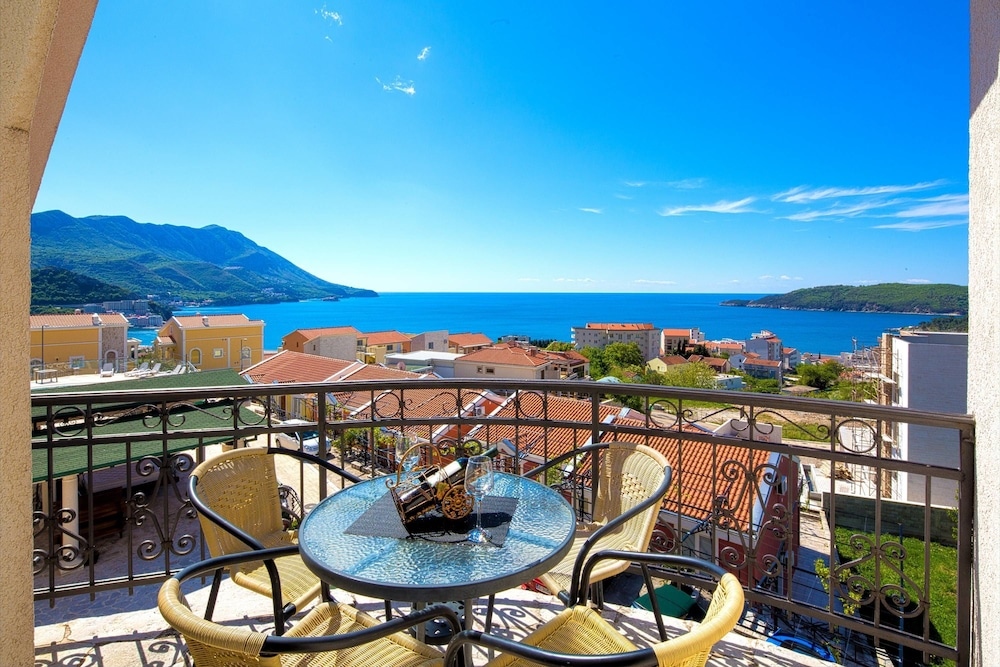 Adriatic Hill Apartments