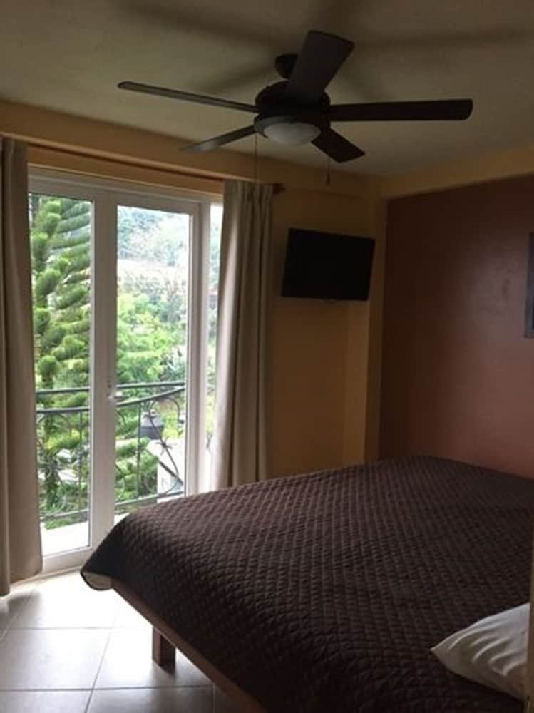 Hotel Y Estancia 24-7