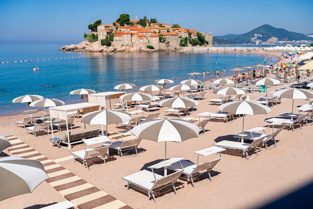 California By Aycon Adults Only