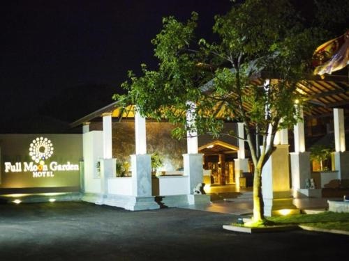 Full Moon Garden Hotel