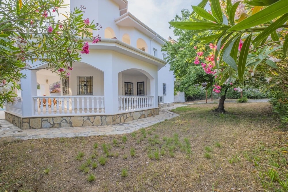 Infinity Ladybird Villa