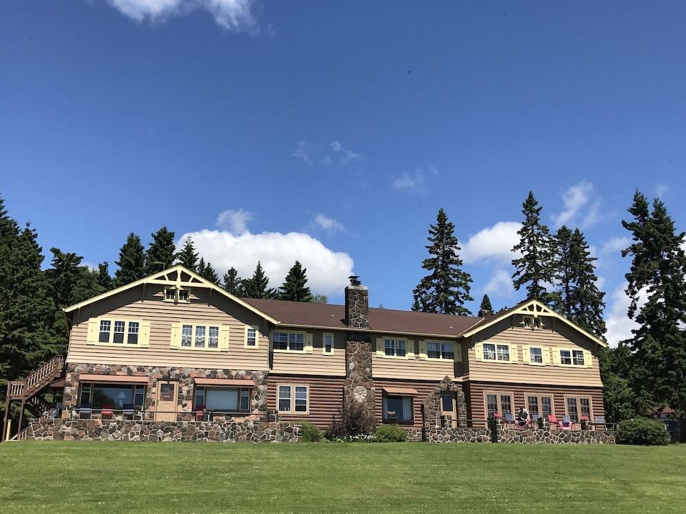 Cascade Lodge