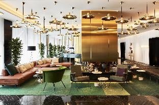 Roomers Munich, Autograph Collection