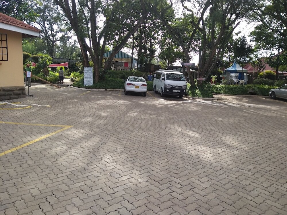 Vienna Woods Holiday Inn Limited