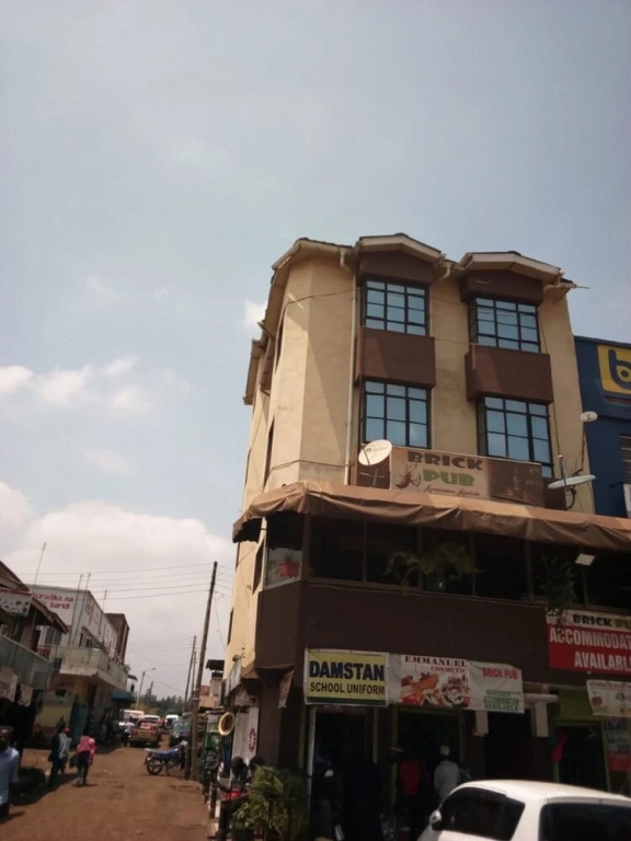 Bricks Pub & Hotel - Adults Only