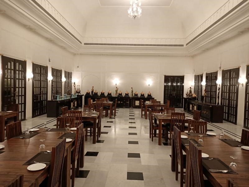 Hotel Raj Bagh Palace