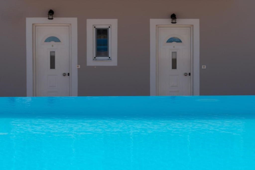 Kouros Apartments & Studios By Hotelius