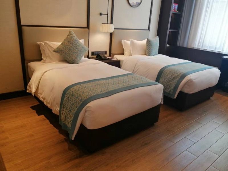 Ramada By Wyndham Xianning Xishan Mountain