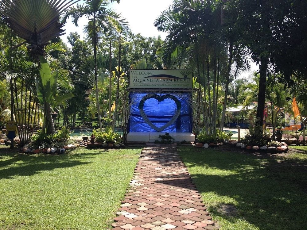 Aqua Vista Farm Resort