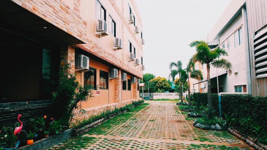 Palm Spring Apartment