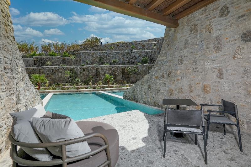 Aeonic Suites and Spa