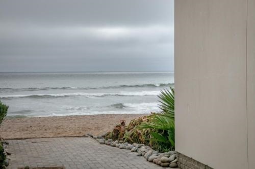 Blue Pearl situated right on the beach