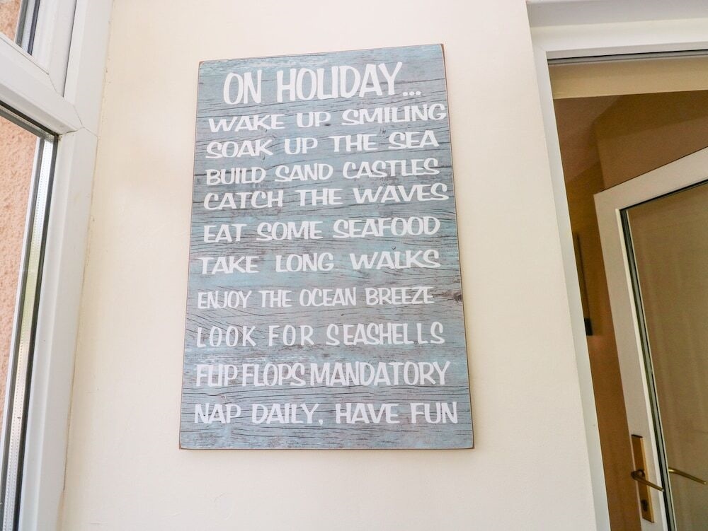 1 Homecroft Bungalows