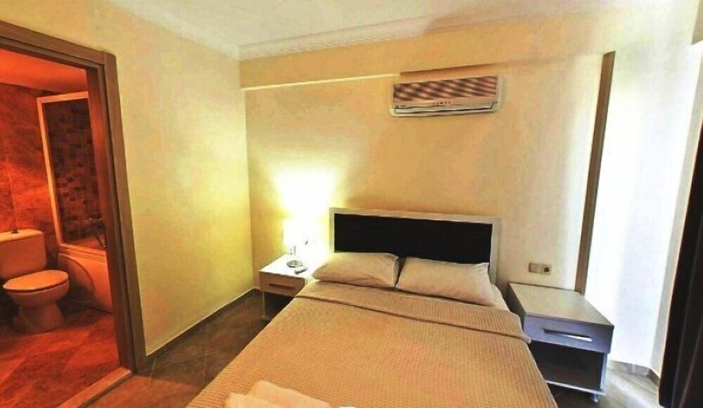 Royal Heights Adabuku 3 Bedrooms Villa