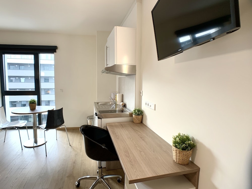 Modern Spacious Studio - 5 Min Walk Rockhal/Dt