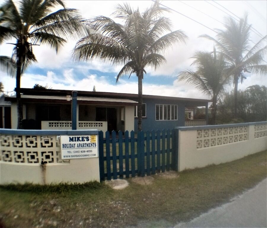 Mike's Holiday Apartments