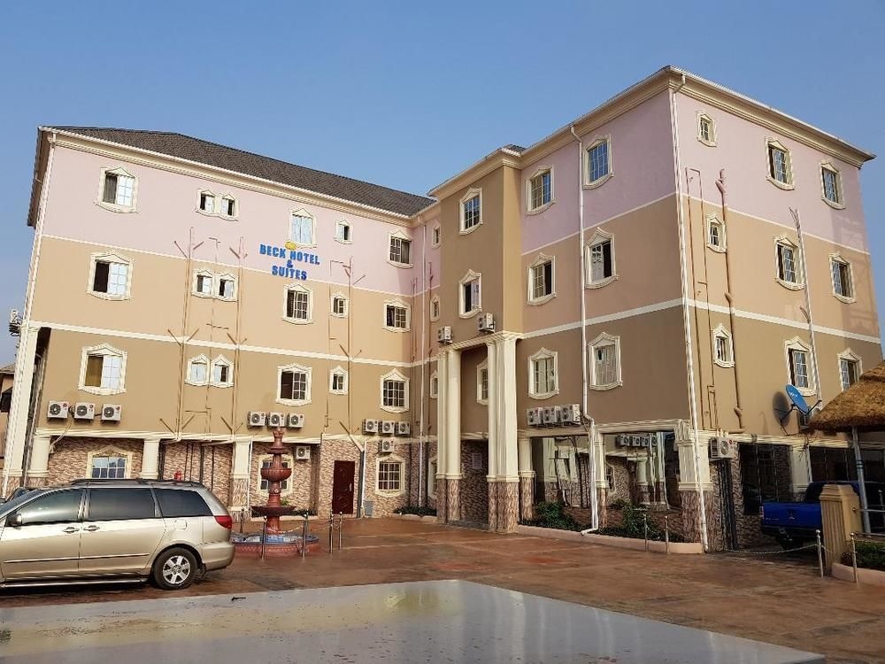 Beck Flo Hotel & Suites Ent