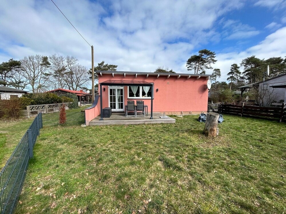 Cozy Bungalow Near Sea in Pepelow