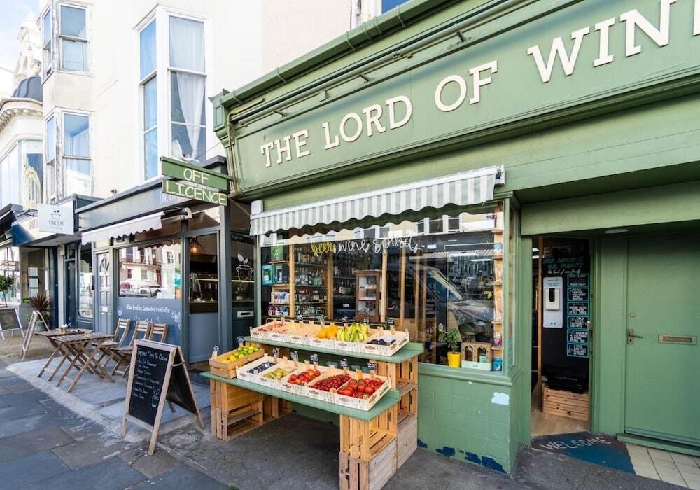 Brunswick Two Bathrooms And Garden View Balcony