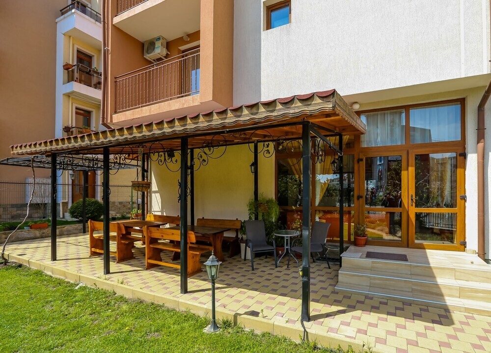 2 Bedroom Apartment In Dafinka Guest House