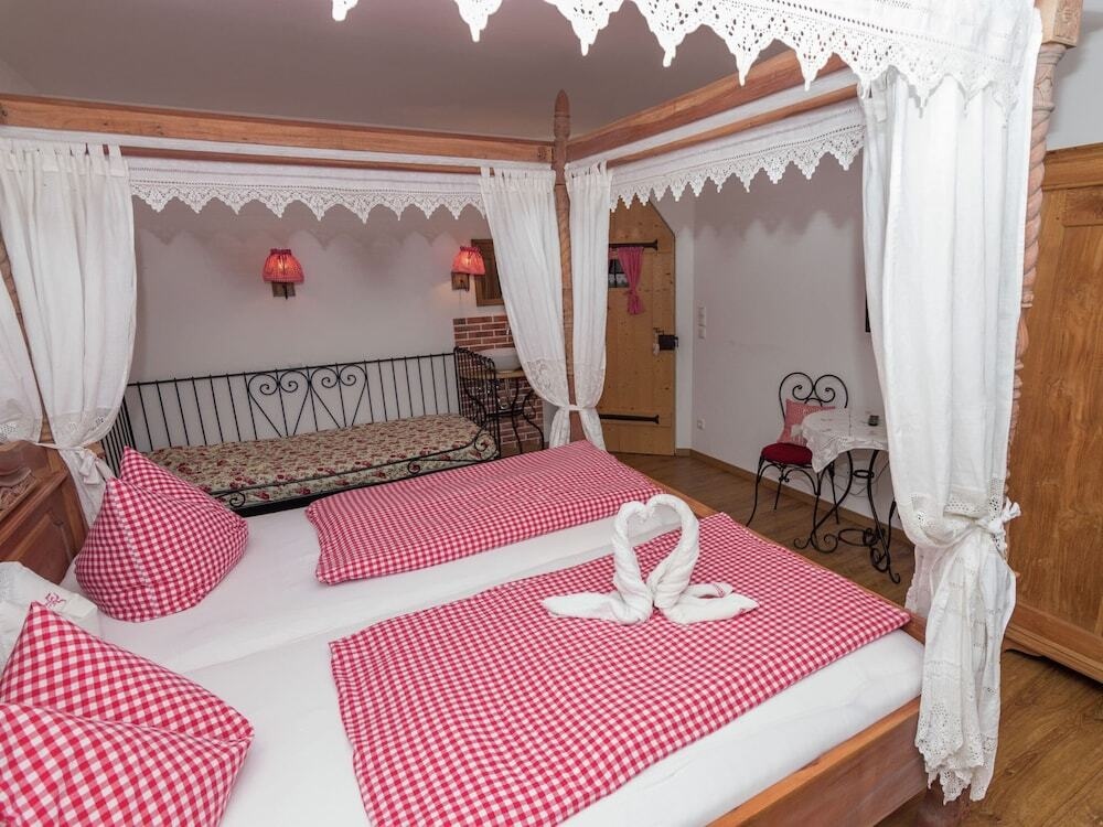 Quaint Holiday Home In Feldwies Near Ski Area