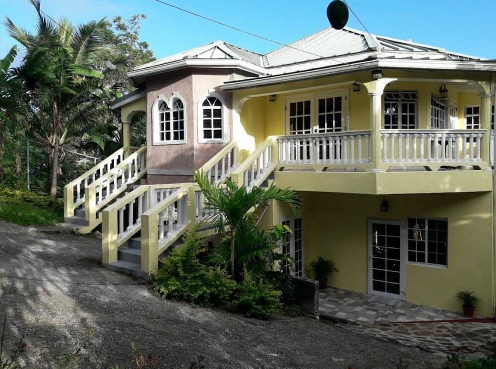 The Local Experience - Samo