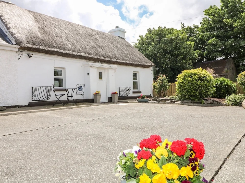 Whispering Willows - The Thatch