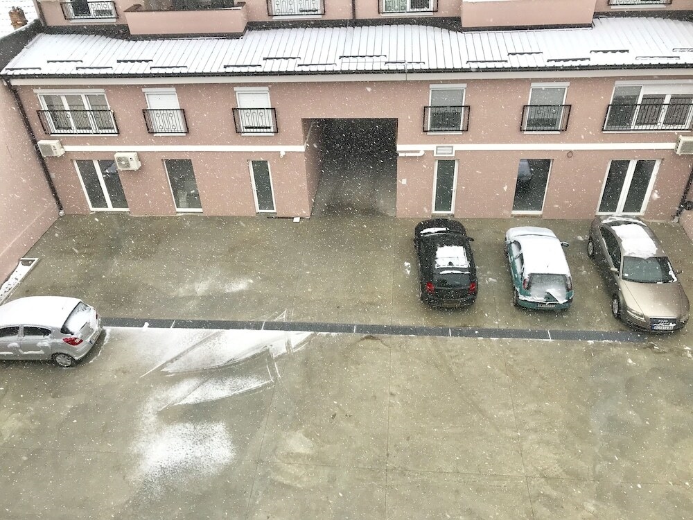 King Peter Apartments