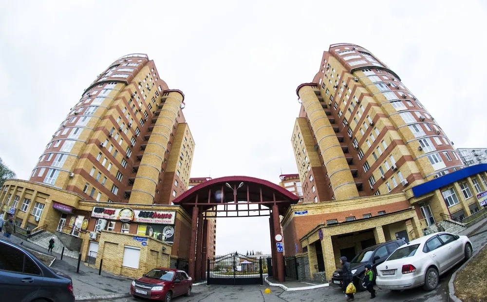 Apartment On Dekabristov 116