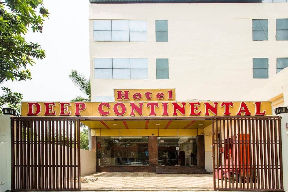 Deep Hotel & Restaurant