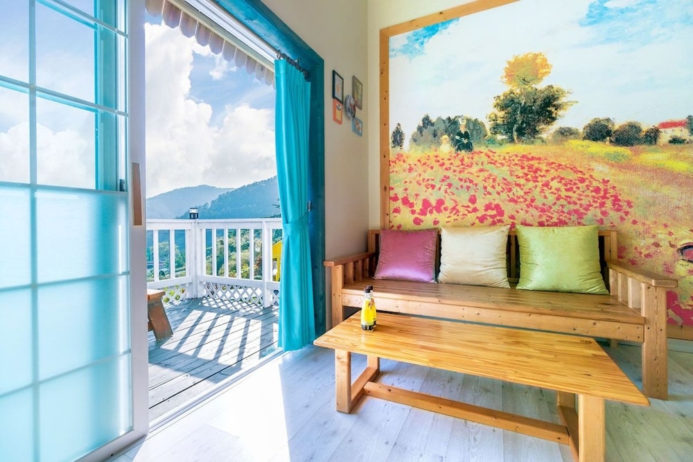 Goseong Sunshine Home Pension