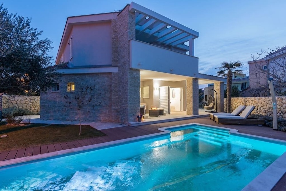 Luxury Villa White Rose With The Pool