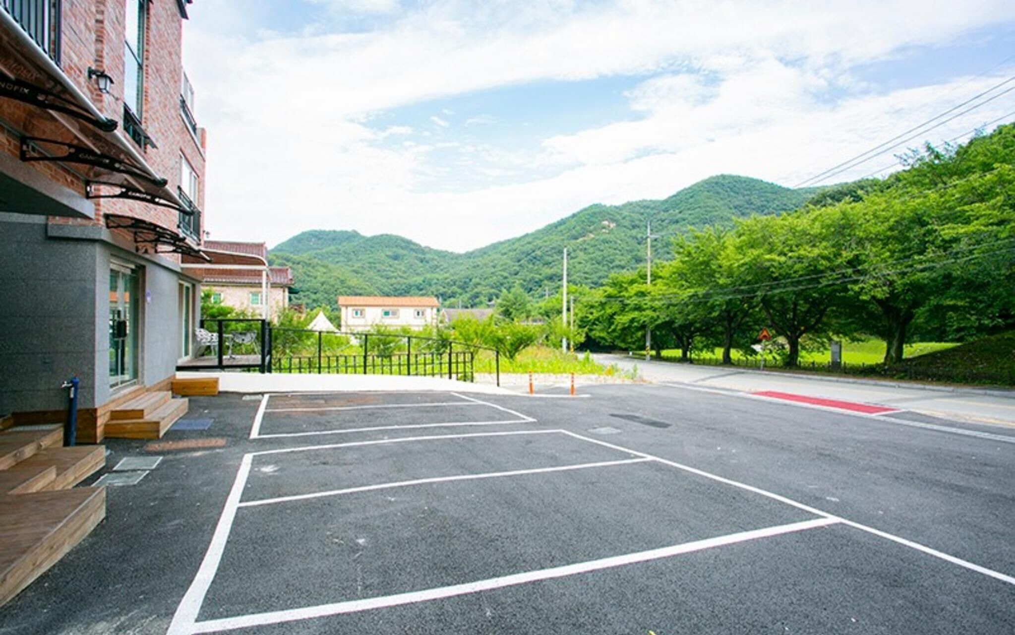 Gongju Donghaksa Moodwa Pension