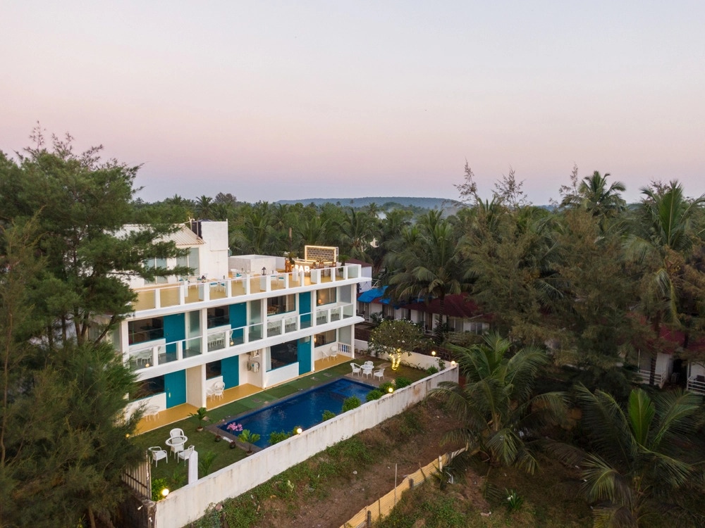 Vedatmana By The Waves