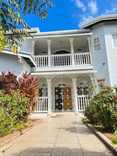 5-Bed Villa And Pool In Runaway Bay, Jamaica