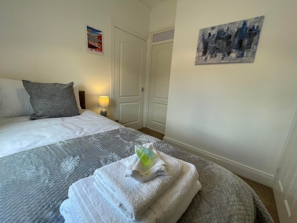 Lovely 3 Bedroom Apartment In Newcastle Upon Tyne