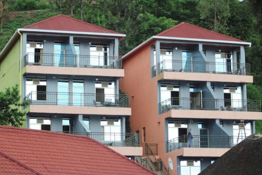 Twin And Intimate Room With Nice Balcony - View On The Lake