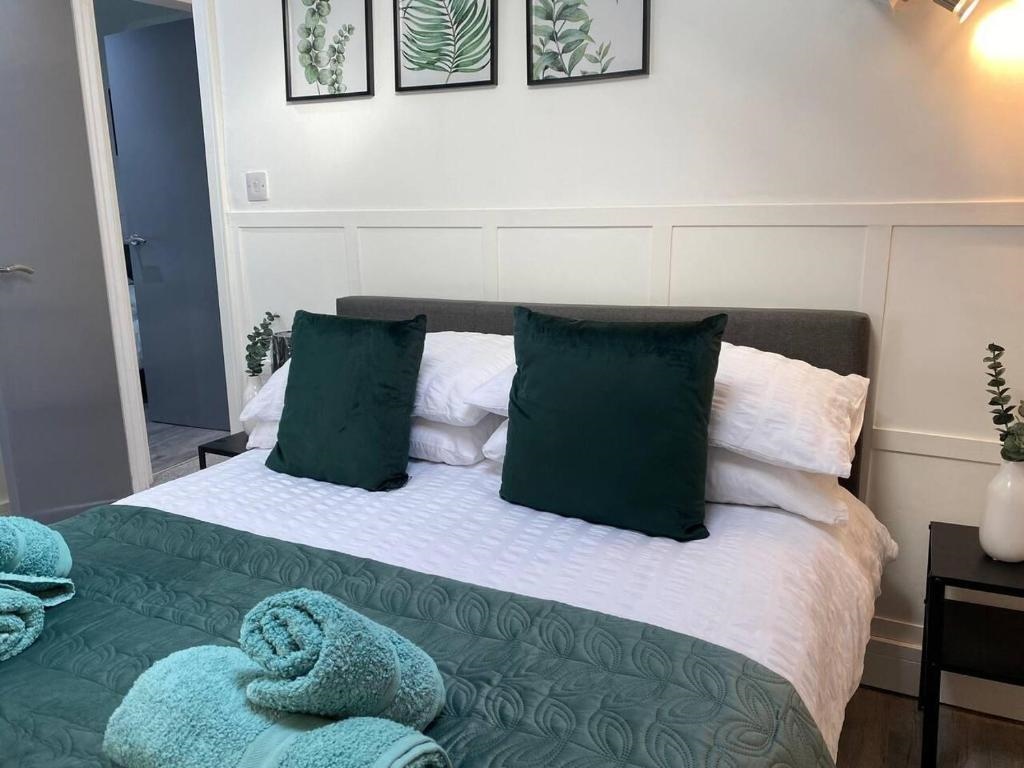 2 Bed Flat - Sleeps 6 - Parking - Wifi