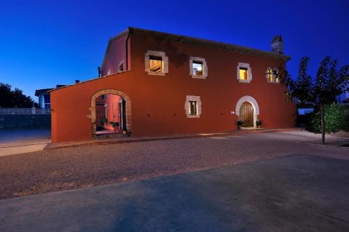 Masia Casa Roja