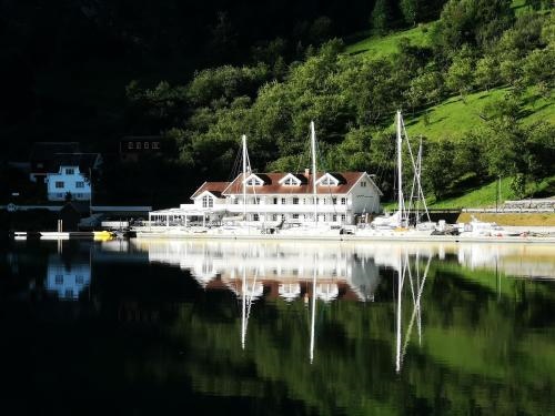 Flam Marina & Apartments