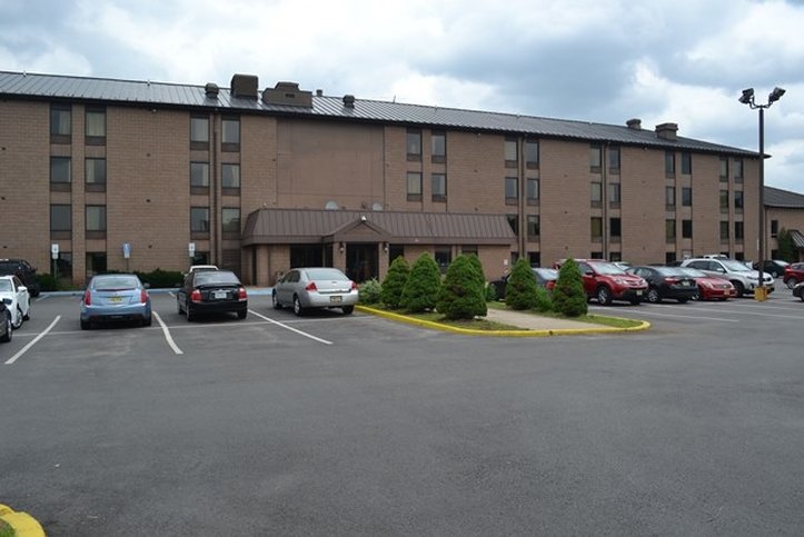 Red Carpet Inn & Suites