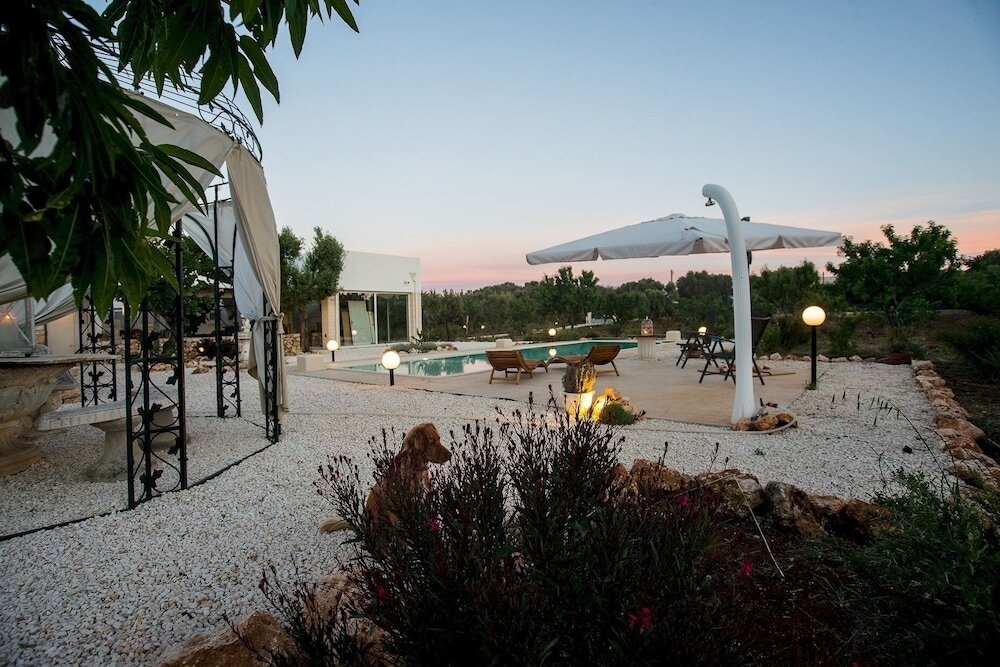 Lamia Tipica con Piscina