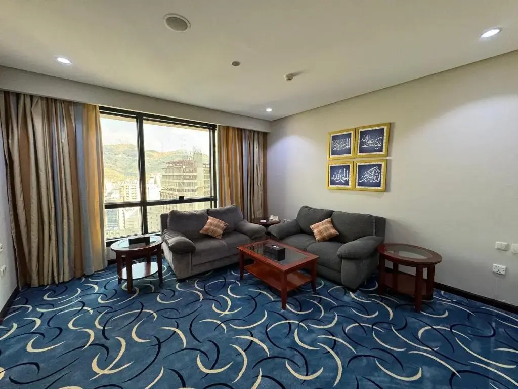 Al Safwah Hotel Tower 3.........