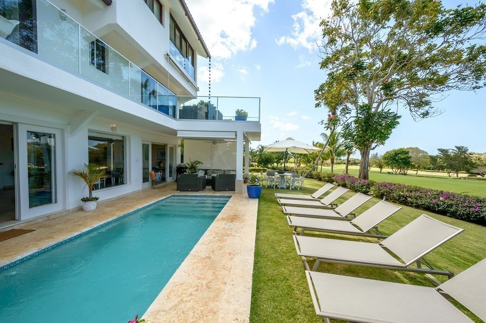 Private Villa With Pool And Golf Cart