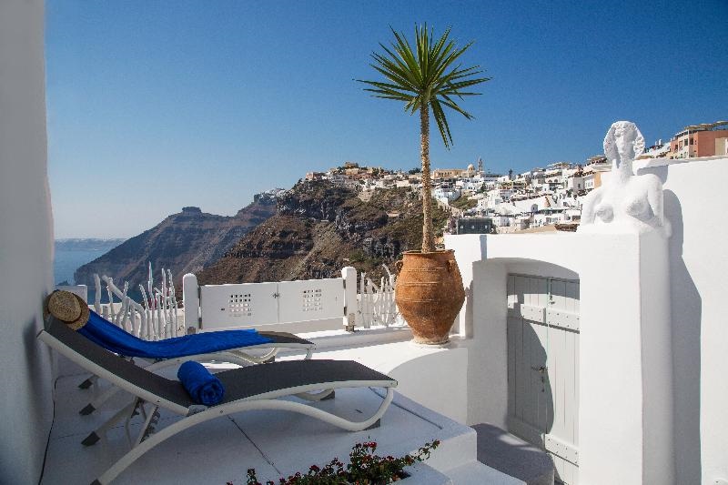 Trieris Villa & Suites