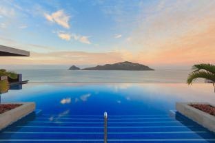 Courtyard Mazatlan Beach Resort