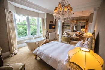 Forty Winks Guest House & Residence